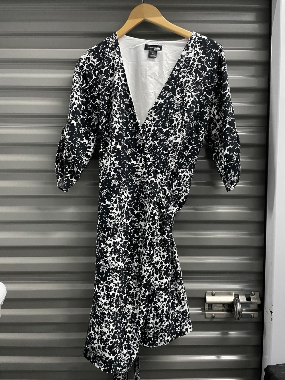 Club Monaco Wrap Size 6